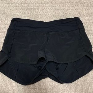size 2 lululemon speed up shorts 2.5”